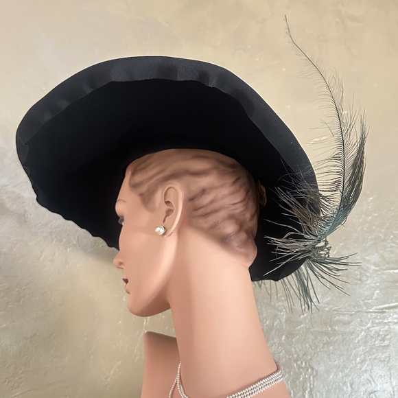 FASCINATING 1940s\' BLACK FELT WIDE BRIM HAT + LARGE AQUA OSTRICH FEATHER main image 9